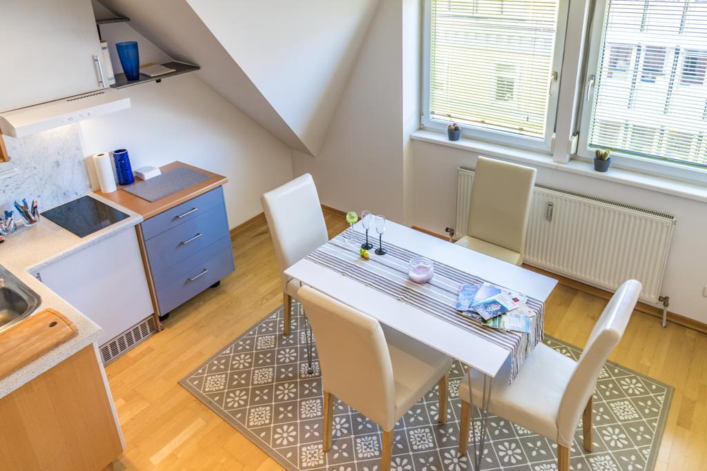 Maisonette Apartment Am Bahnhof - Adults Only Інсбрук Екстер'єр фото