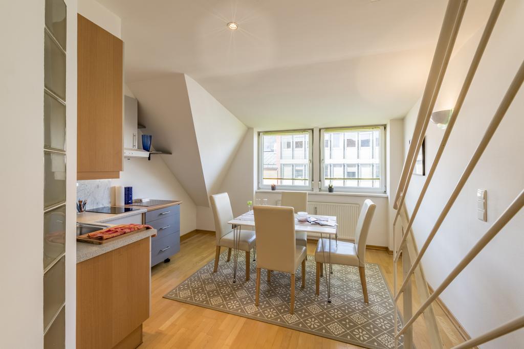 Maisonette Apartment Am Bahnhof - Adults Only Інсбрук Екстер'єр фото