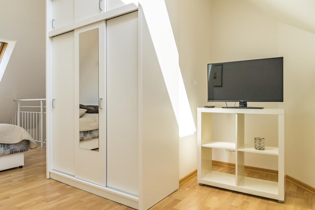 Maisonette Apartment Am Bahnhof - Adults Only Інсбрук Екстер'єр фото