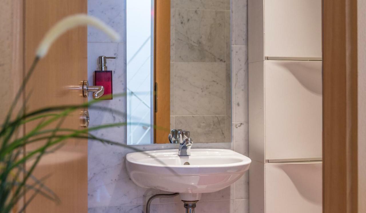 Maisonette Apartment Am Bahnhof - Adults Only Інсбрук Екстер'єр фото